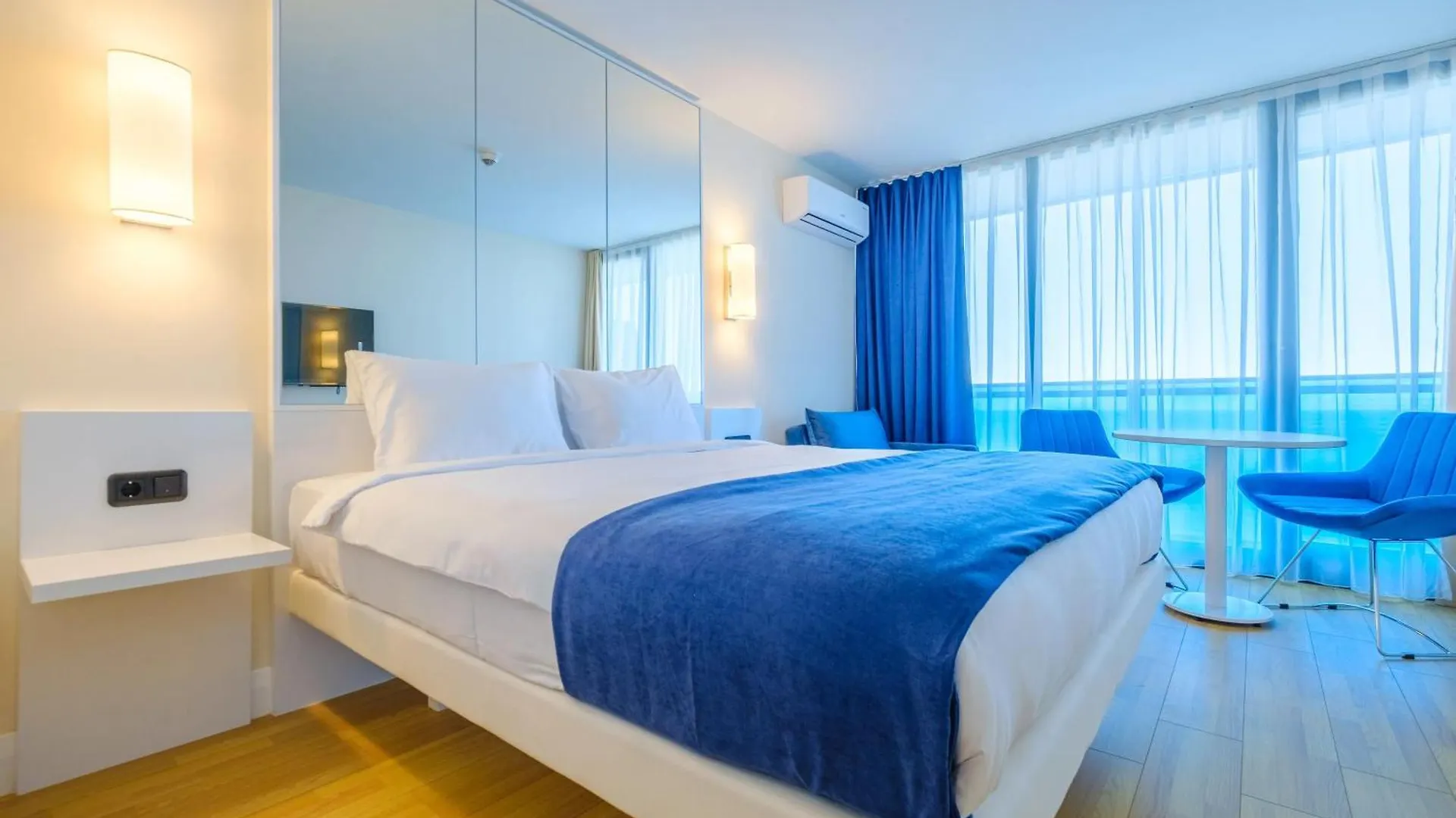 Sea View Panoramic Aparthotel