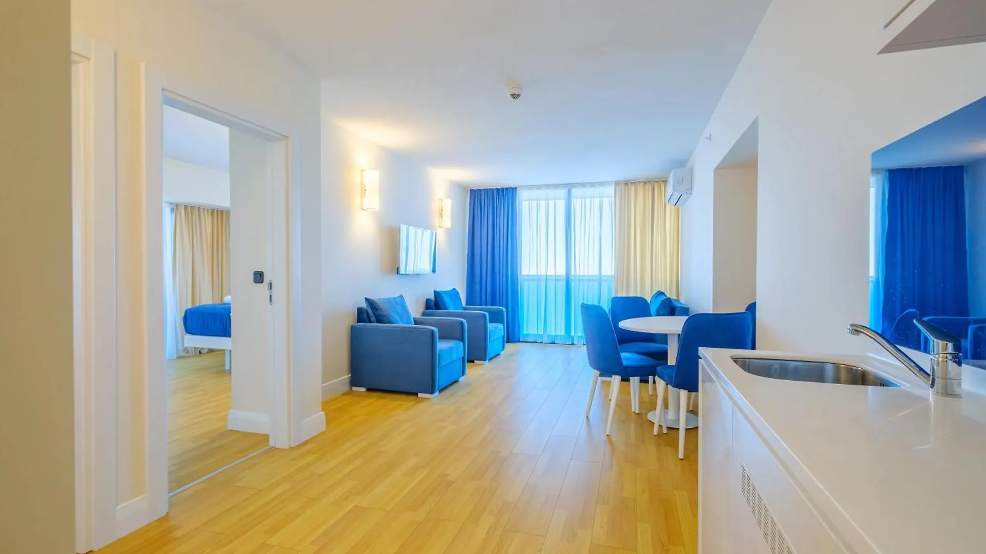 Apartment Sea View Panoramic Aparthotel
