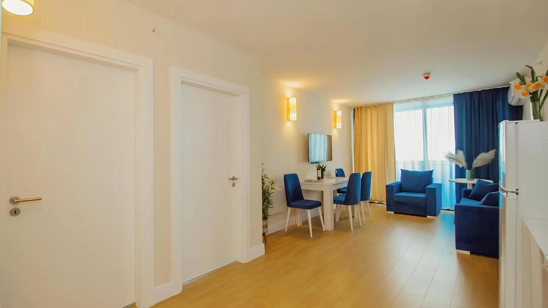 Sea View Panoramic Aparthotel Batumi 5*,